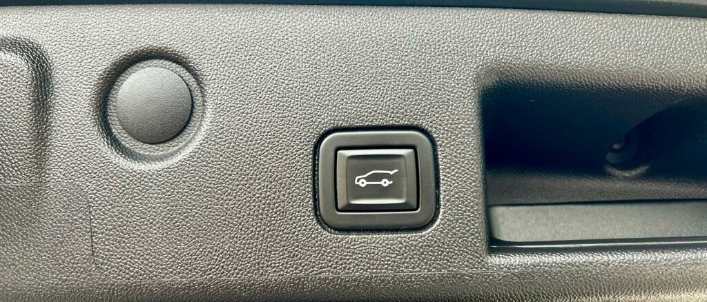 Used 2021 Chevrolet Equinox LT image 8