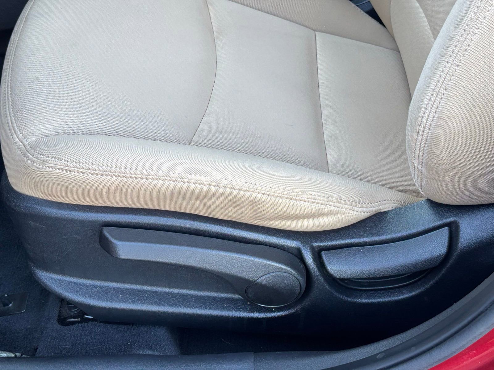 Used 2013 Hyundai Elantra GLS w/ Preferred Pkg image 14