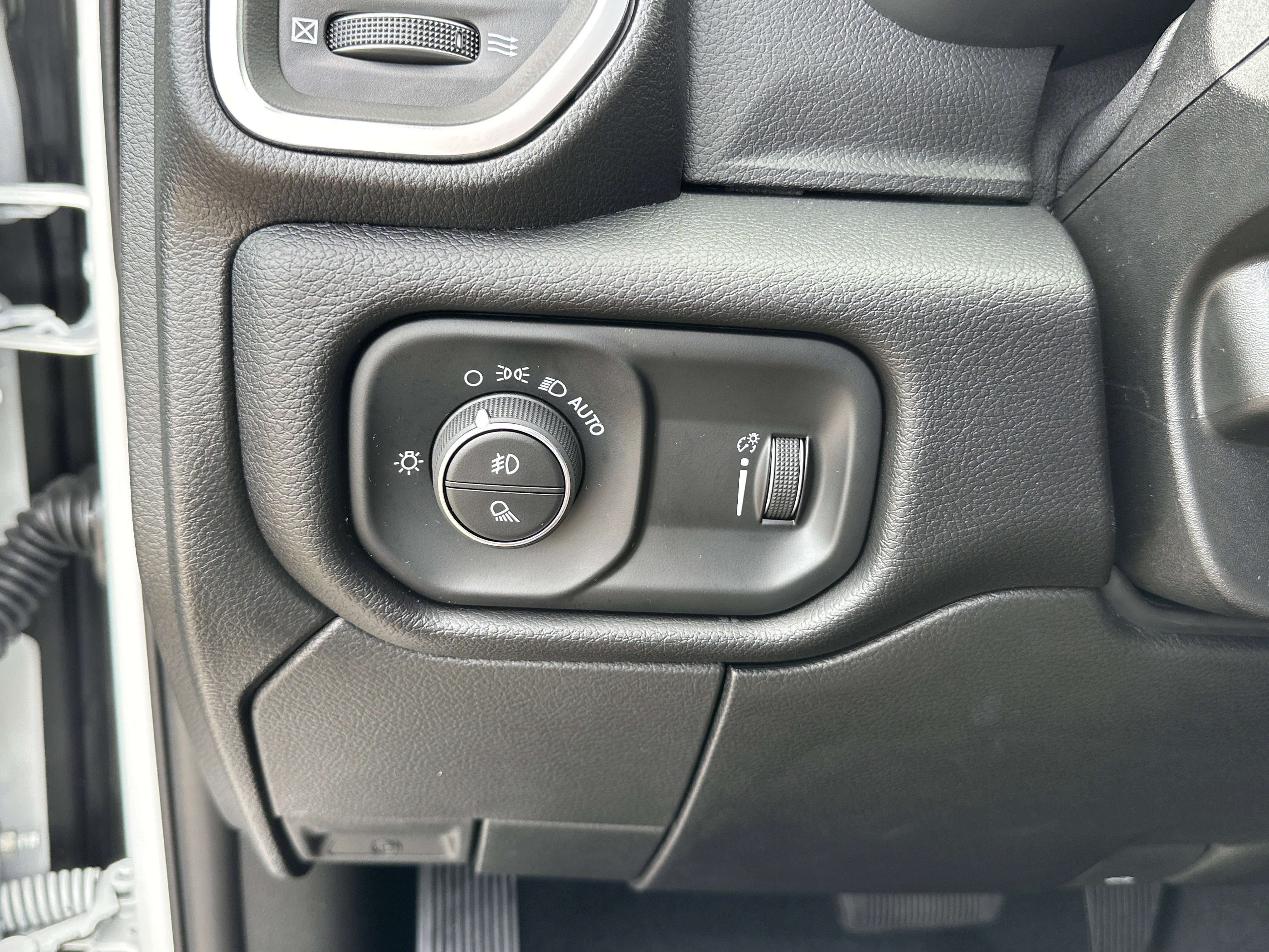 Used 2024 RAM 2500 Big Horn w/ Bed Utility Group image 31