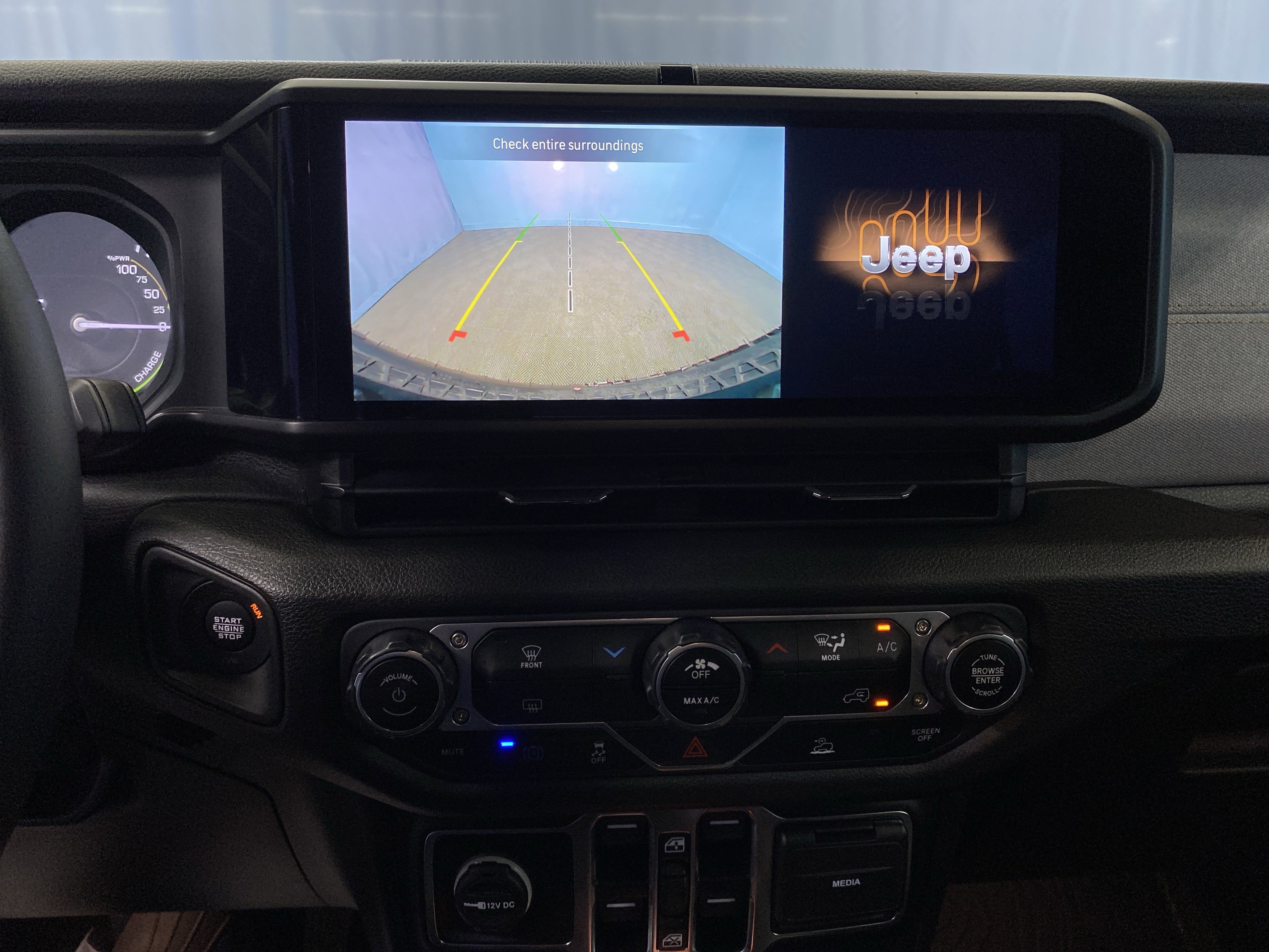 Certified 2025 Jeep Wrangler Willys image 18