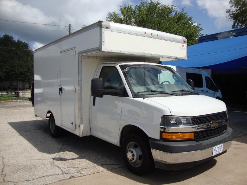 Used 2019 Chevrolet Express 3500 w/ Power Convenience Package RWD image 2