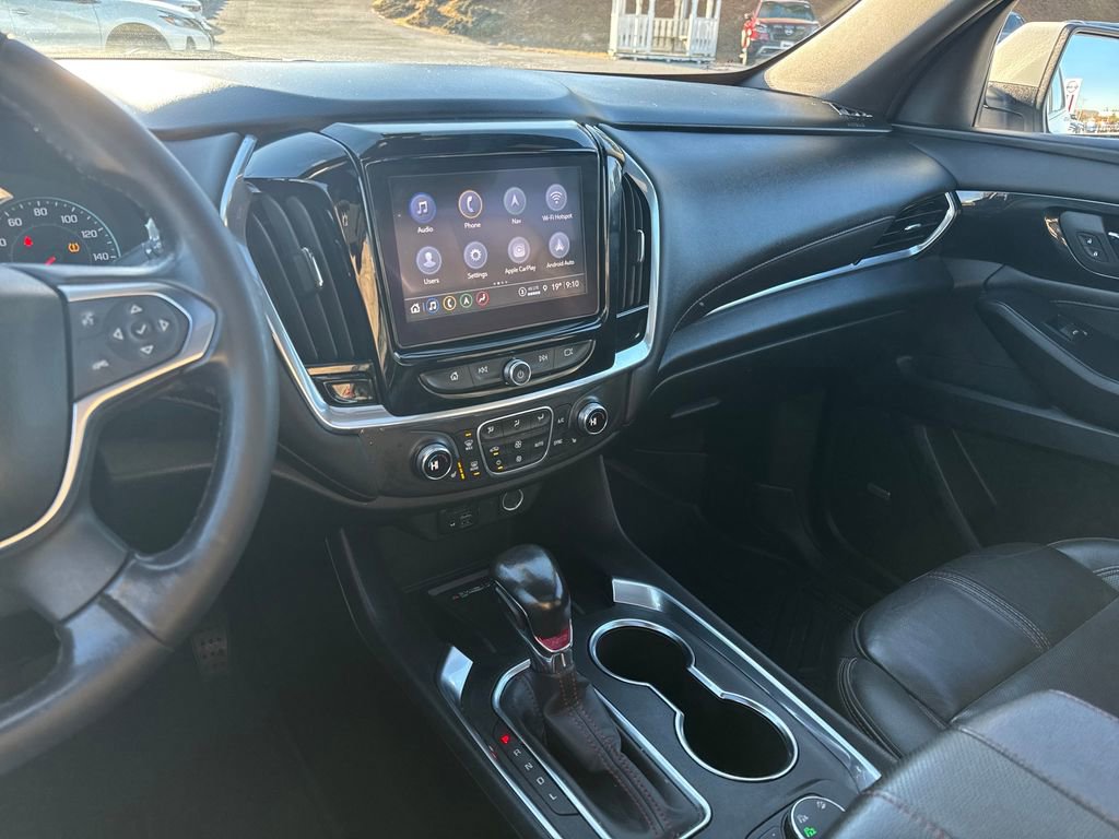 Used 2022 Chevrolet Traverse RS image 18