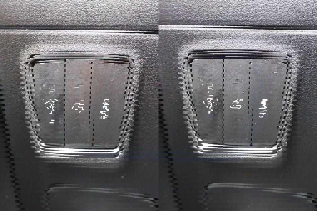 Used 2023 Hyundai Santa Cruz SEL Premium image 18