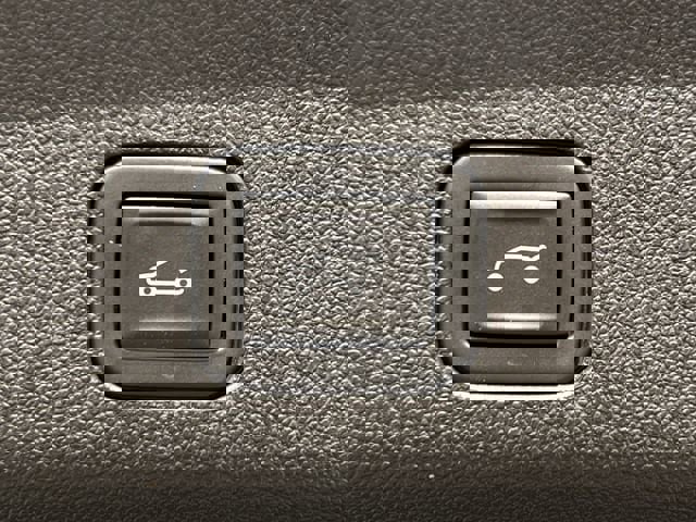 Certified 2023 Cadillac Escalade ESV Sport Platinum image 34