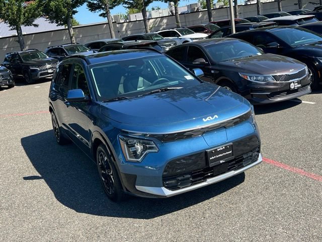 Certified 2023 Kia Niro Wave FWD image 3