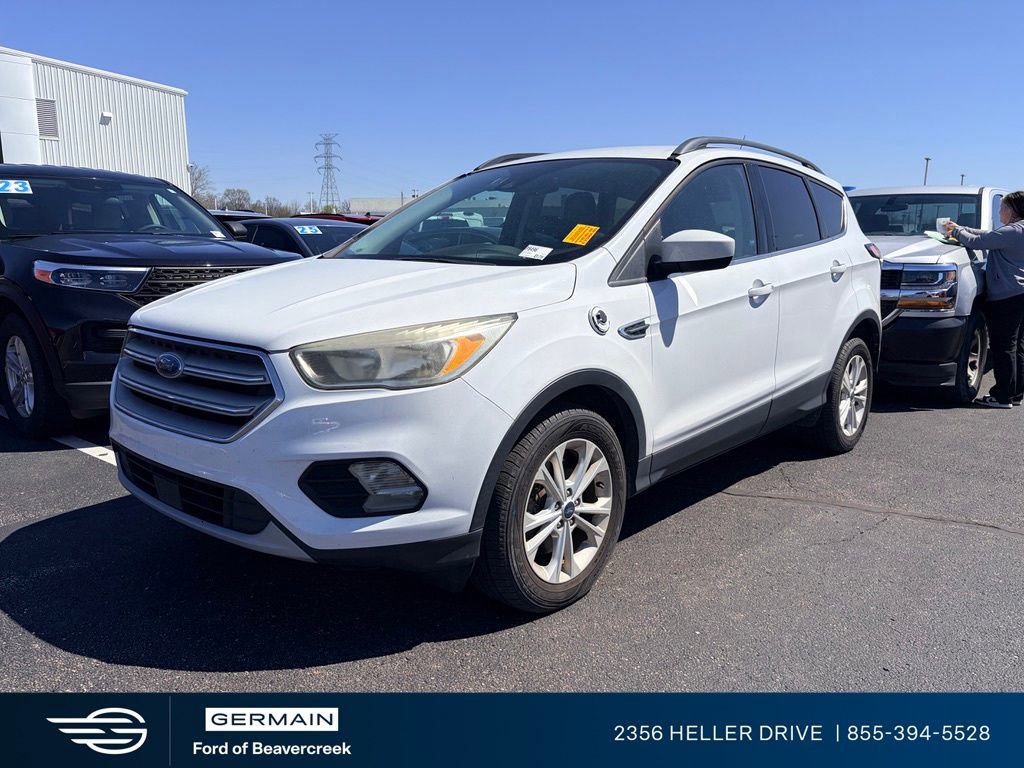 Used 2018 Ford Escape SE w/ Ford Safe & Smart Package AWD/4WD image 1