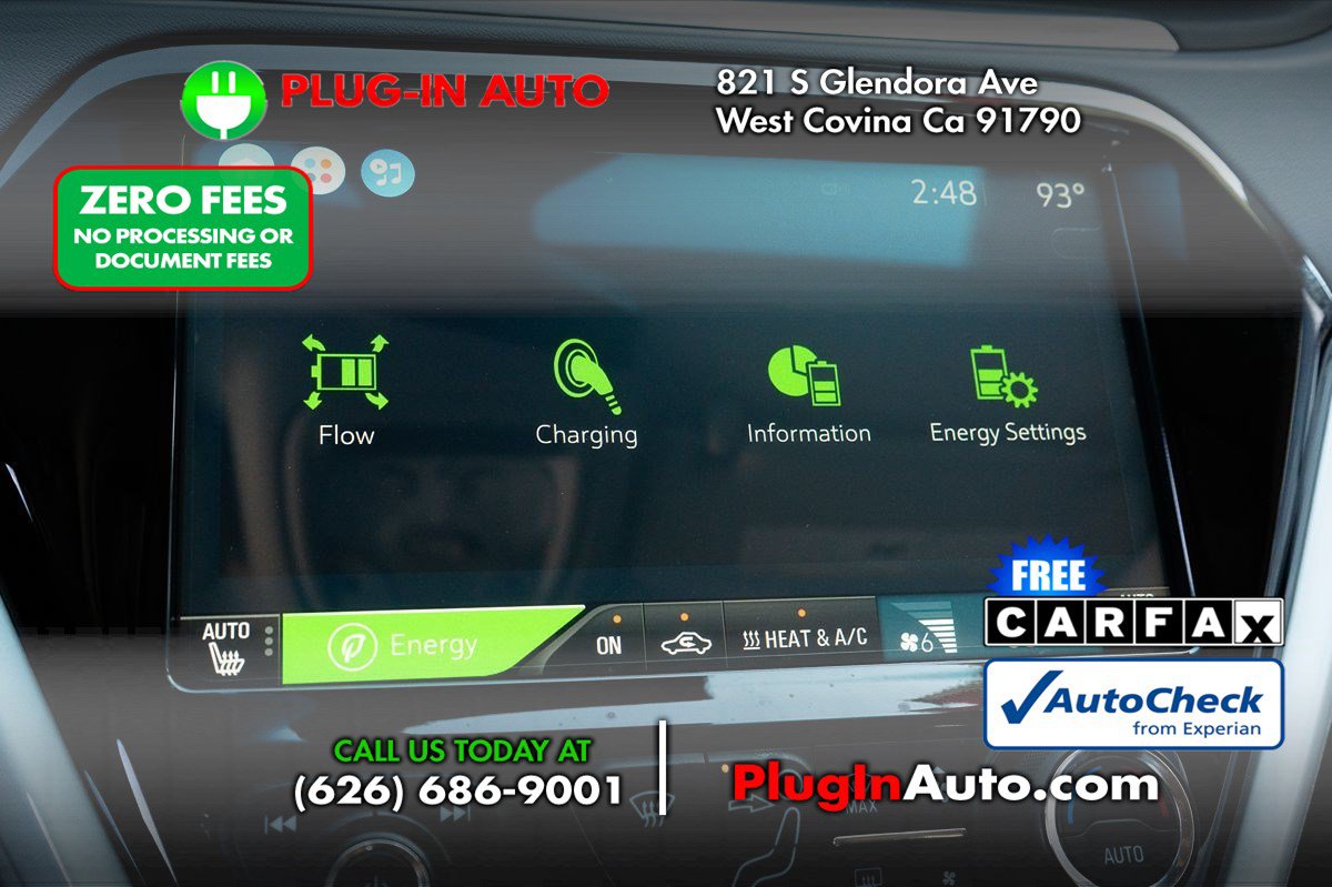 Used 2017 Chevrolet Bolt Premier w/ Driver Confidence II Package FWD image 28