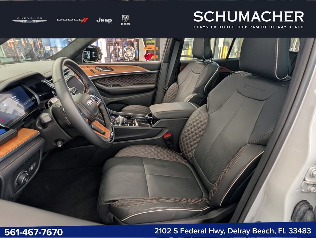 New 2025 Jeep Grand Cherokee Summit AWD/4WD image 12