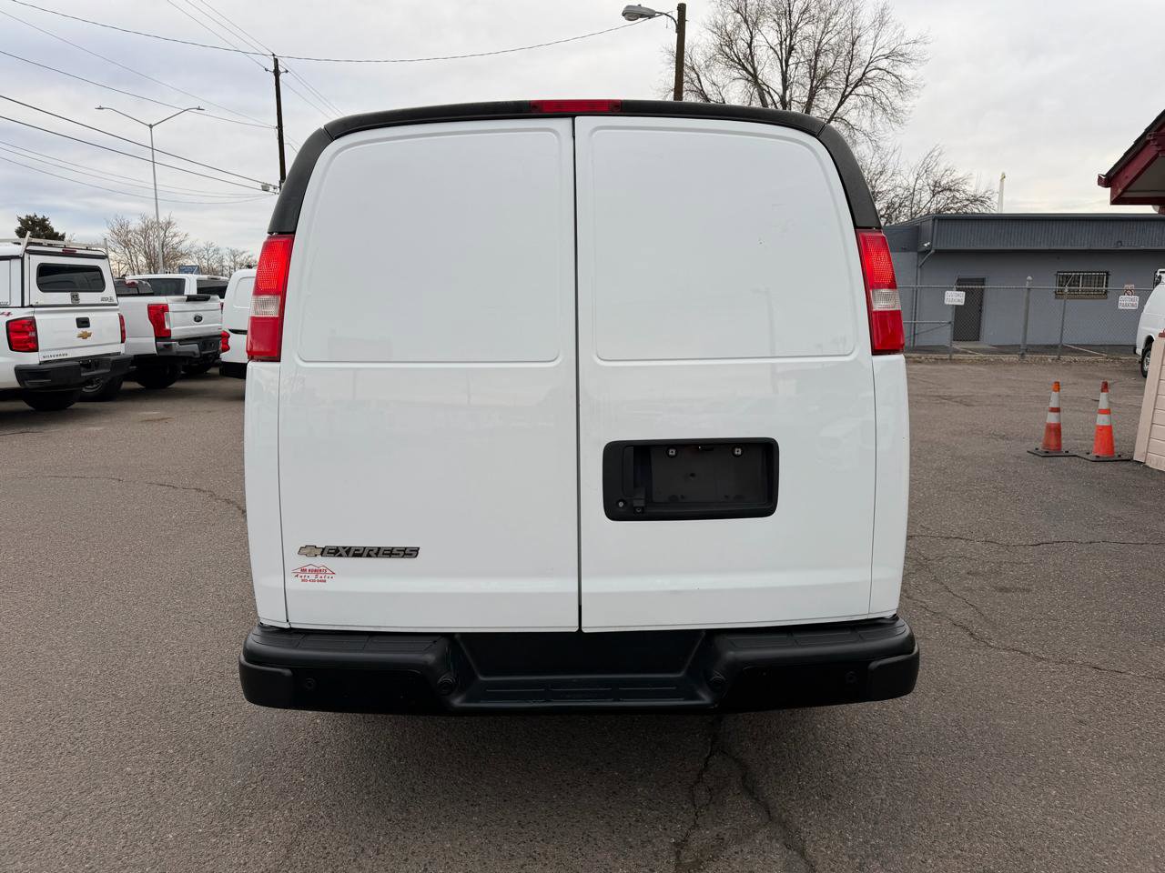Used 2019 Chevrolet Express 3500 Extended w/ Driver Convenience Package image 10