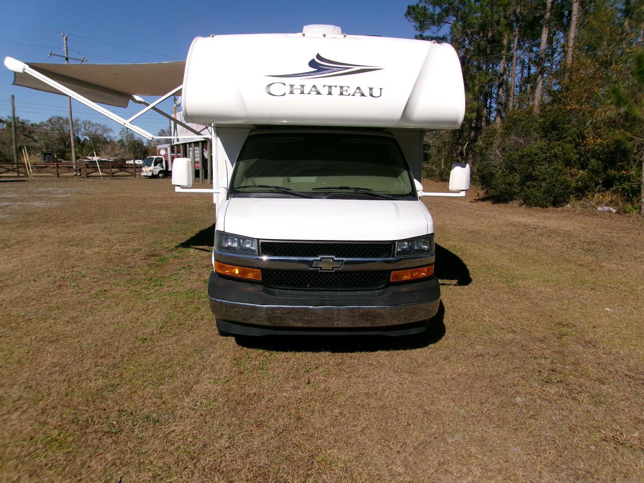 Used 2019 Chevrolet Express 4500 w/ RV Package RWD image 3