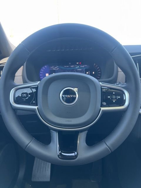 New 2026 Volvo XC90 B5 Core w/ Protection Package Premier image 11