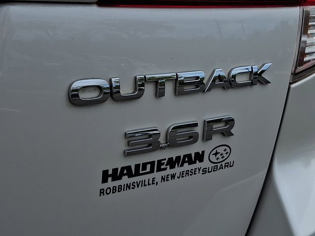 Used 2010 Subaru Outback 3.6R Limited AWD/4WD image 29