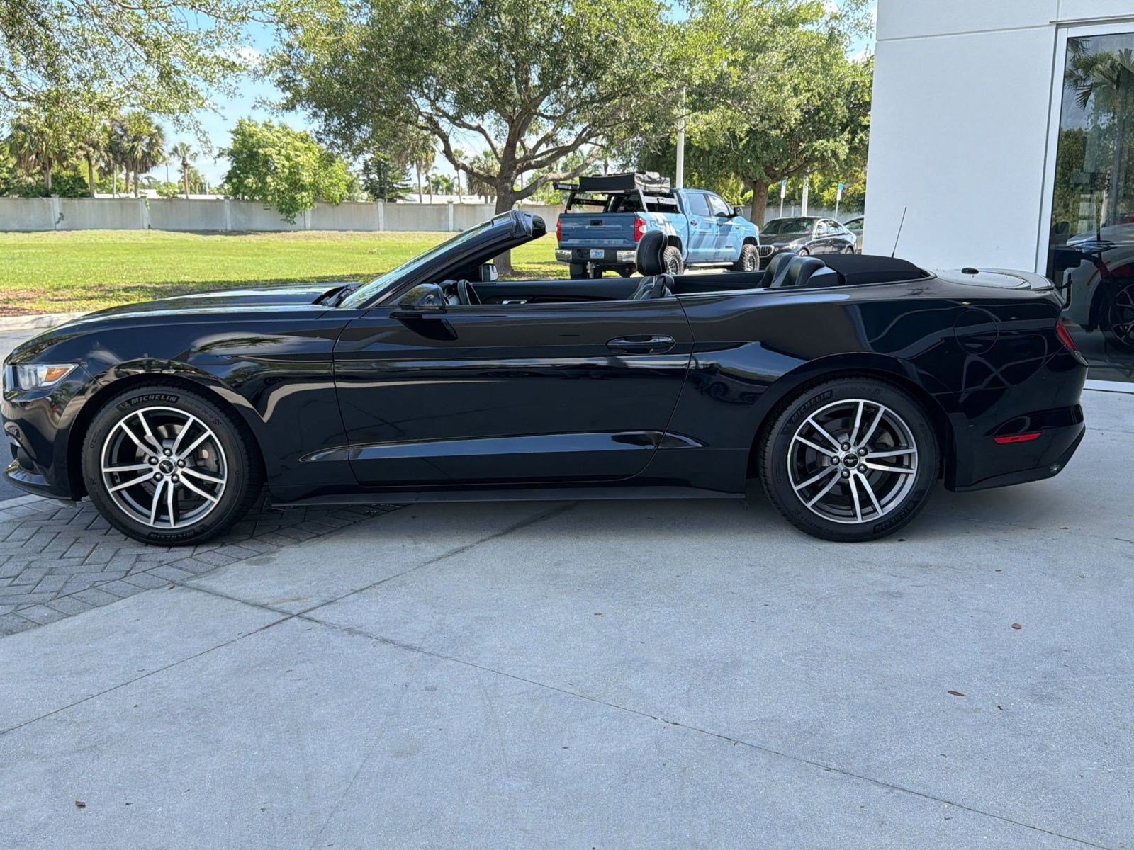 Used 2017 Ford Mustang Premium RWD image 2