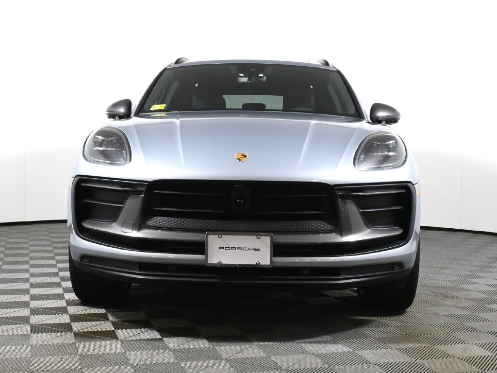 Used 2025 Porsche Macan Turbo AWD/4WD image 10