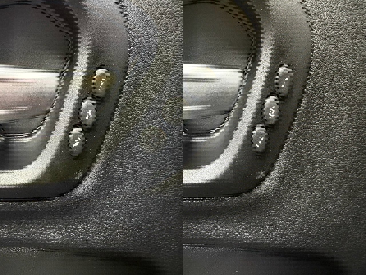 Used 2021 Jeep Cherokee Limited AWD/4WD image 13