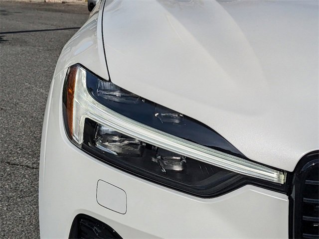 New 2025 Volvo XC60 B5 Core w/ Climate Package image 9