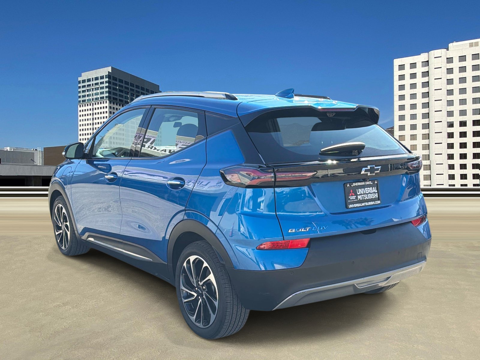 Used 2023 Chevrolet Bolt EUV Premier FWD image 4