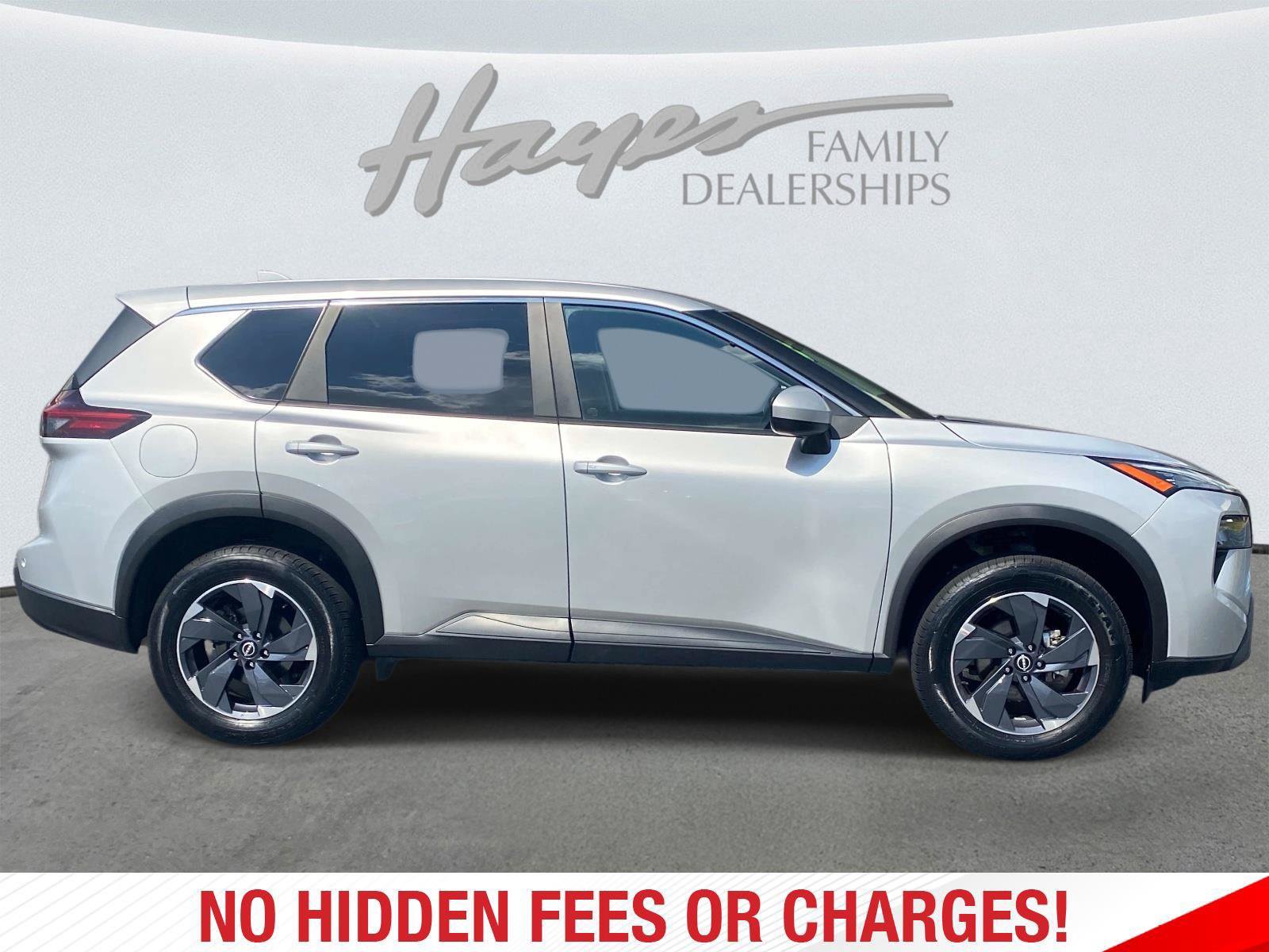 Used 2025 Nissan Rogue SV FWD image 2