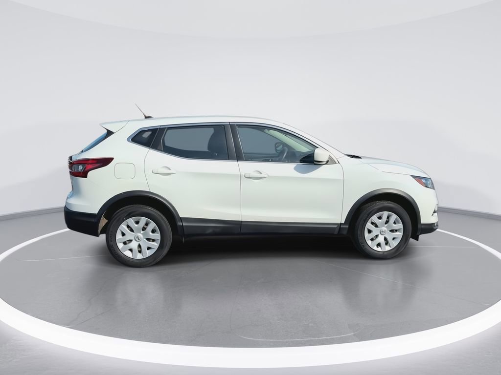 Used 2020 Nissan Rogue Sport S image 9