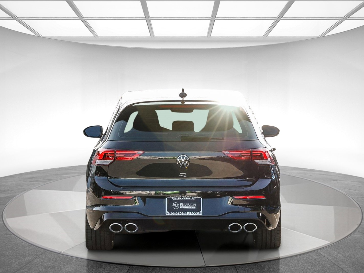 Used 2024 Volkswagen Golf R 2.0T image 3