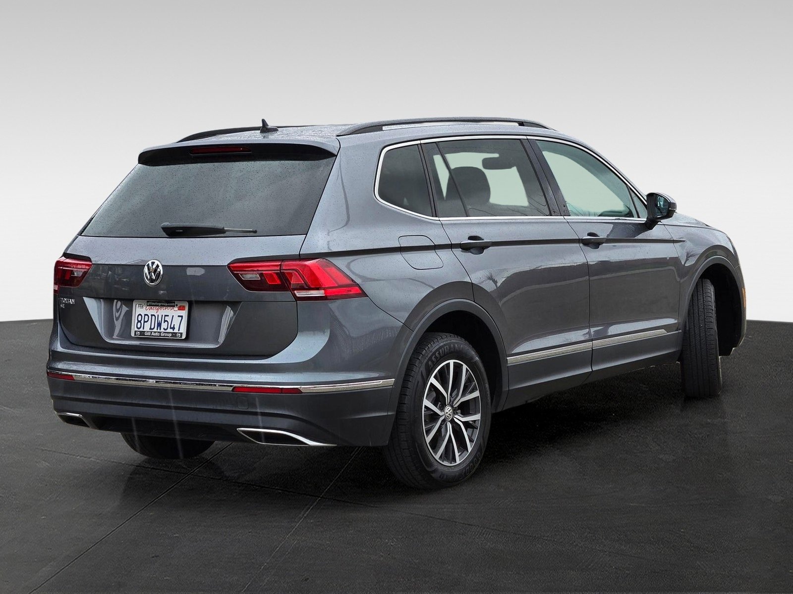 Used 2020 Volkswagen Tiguan SE w/ Panoramic Sunroof Package image 4