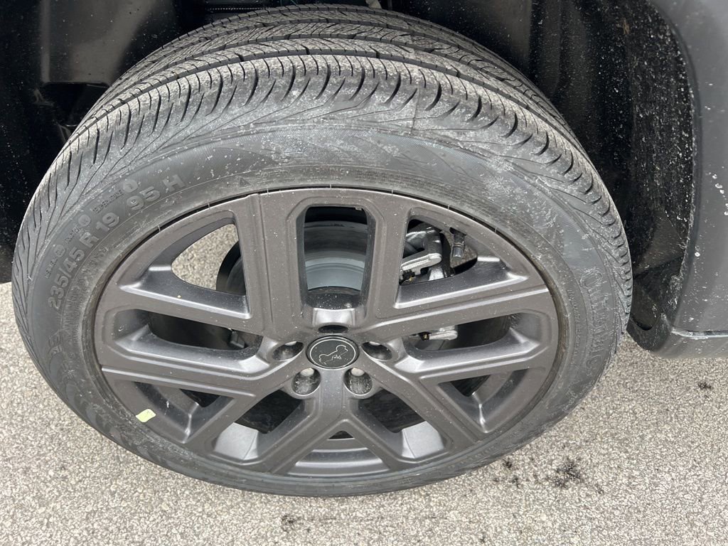 New 2026 Jeep Compass Limited image 9