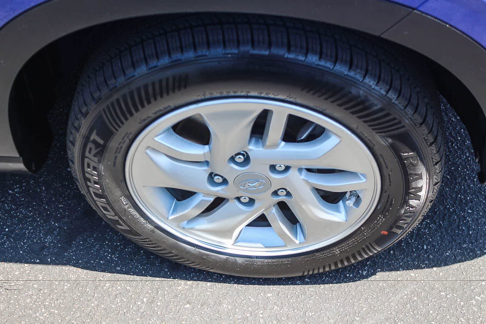 Certified 2024 Hyundai Venue SE FWD image 12