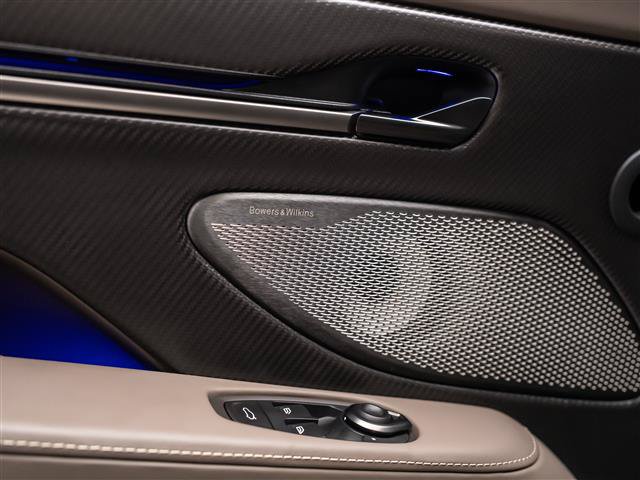 New 2026 Aston Martin Vanquish RWD image 32