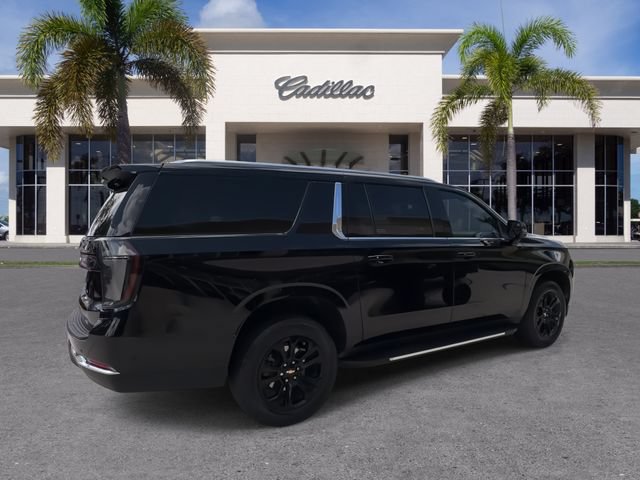 Certified 2025 Chevrolet Suburban LT w/ Comfort Package RWD image 15
