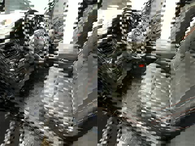 Used 2021 Nissan Titan PRO-4X w/ Pro-4x Convenience Package image 17