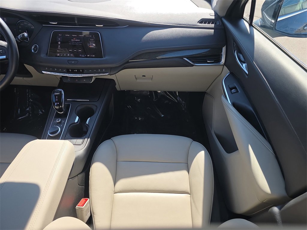 Used 2021 Cadillac XT4 Premium Luxury w/ Driver Awareness Package image 15