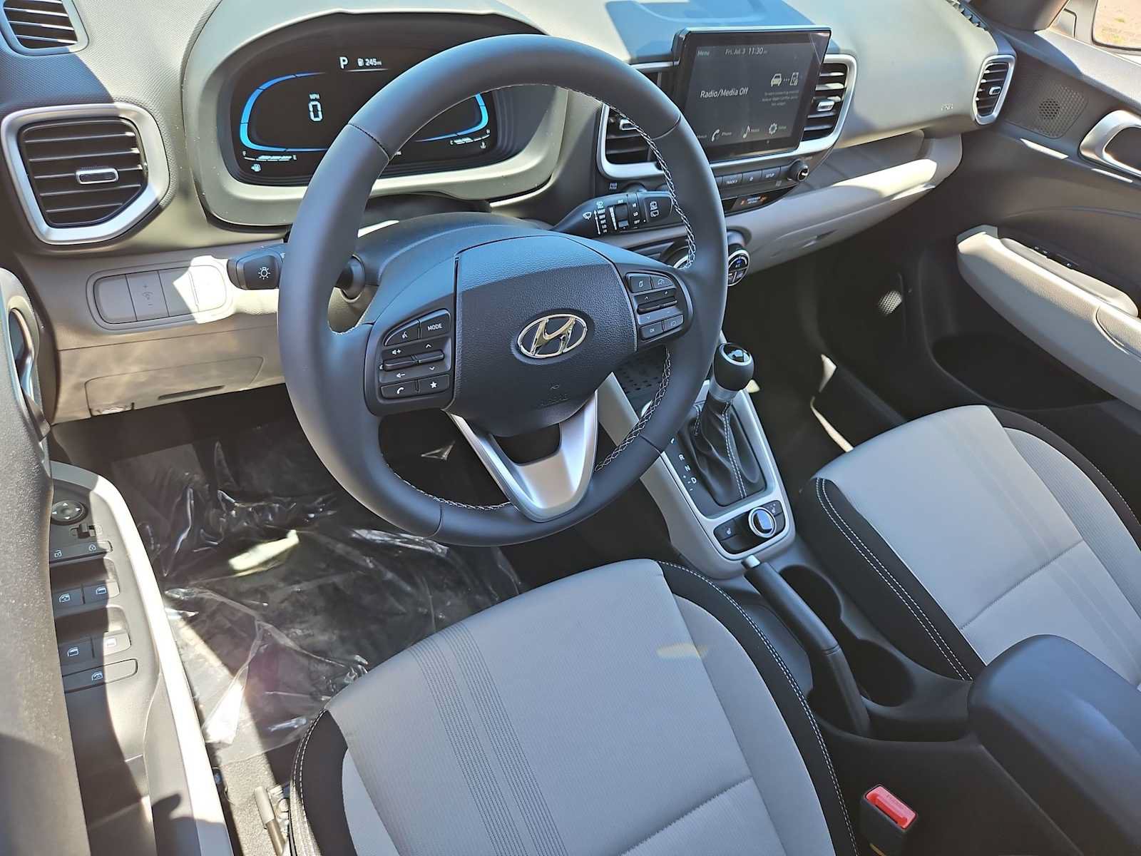 Used 2026 Hyundai Venue SEL FWD image 10