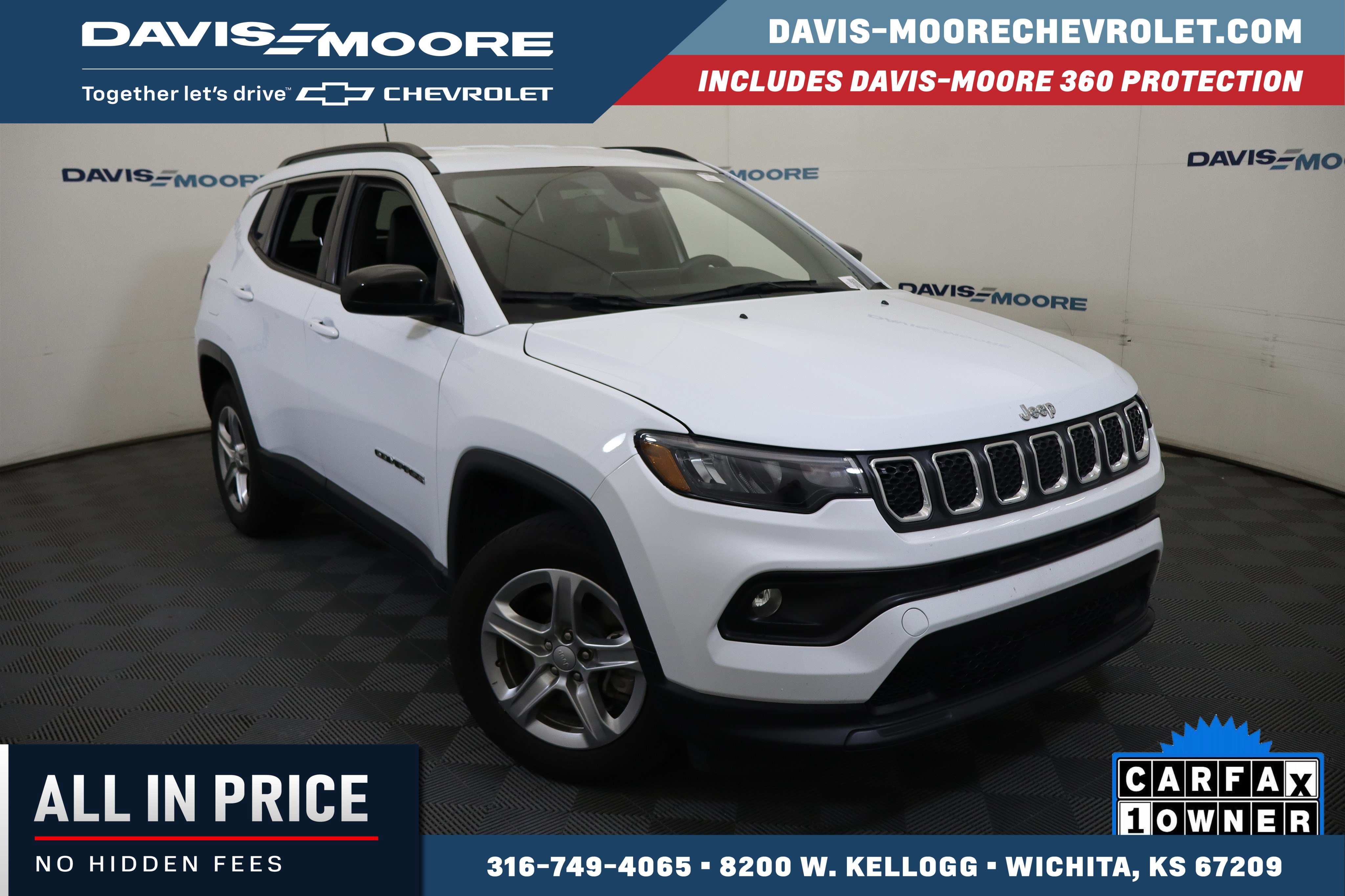 Used 2024 Jeep Compass Latitude AWD/4WD image 1