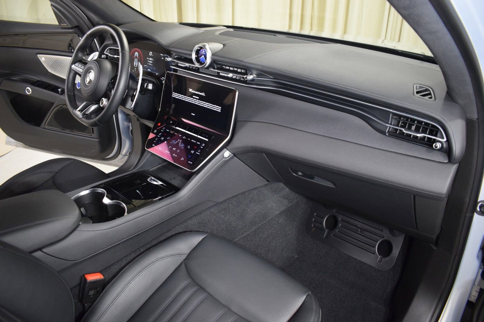 Certified 2024 Maserati Grecale Modena image 23