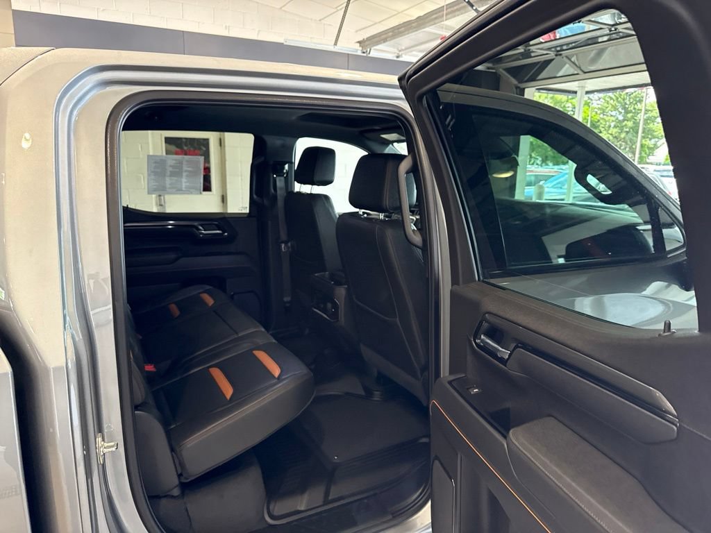 Used 2025 GMC Sierra 1500 AT4 w/ AT4 Premium Package AWD/4WD image 14