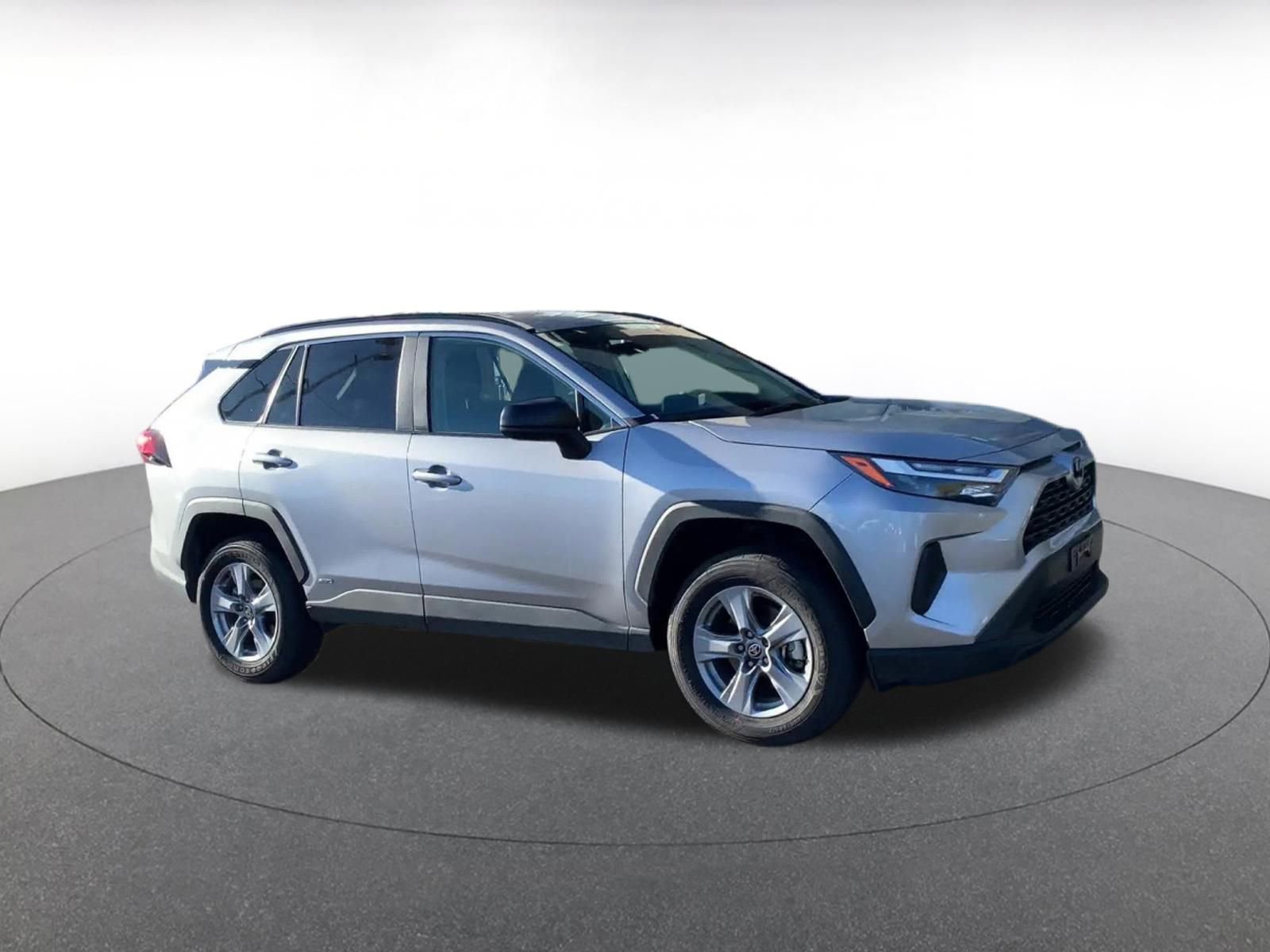 Used 2025 Toyota RAV4 LE video 2