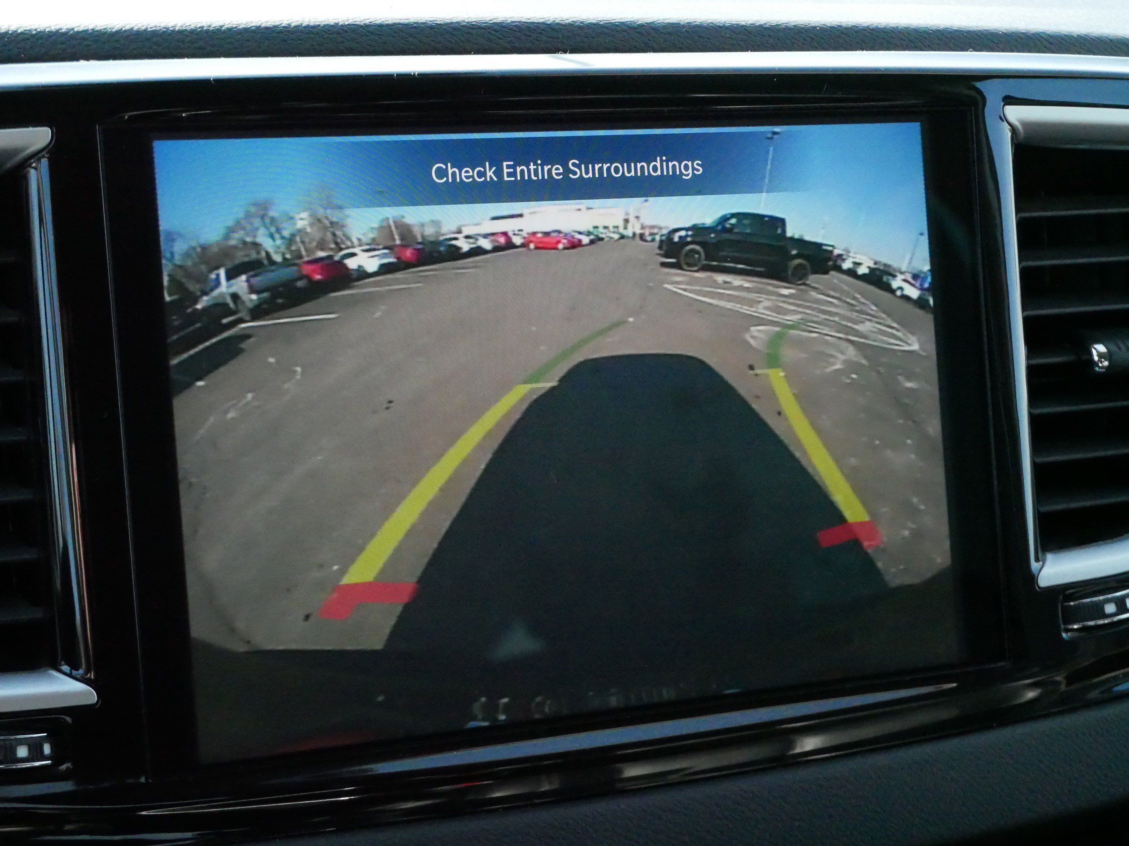 Used 2024 Chrysler Pacifica Touring-L image 30