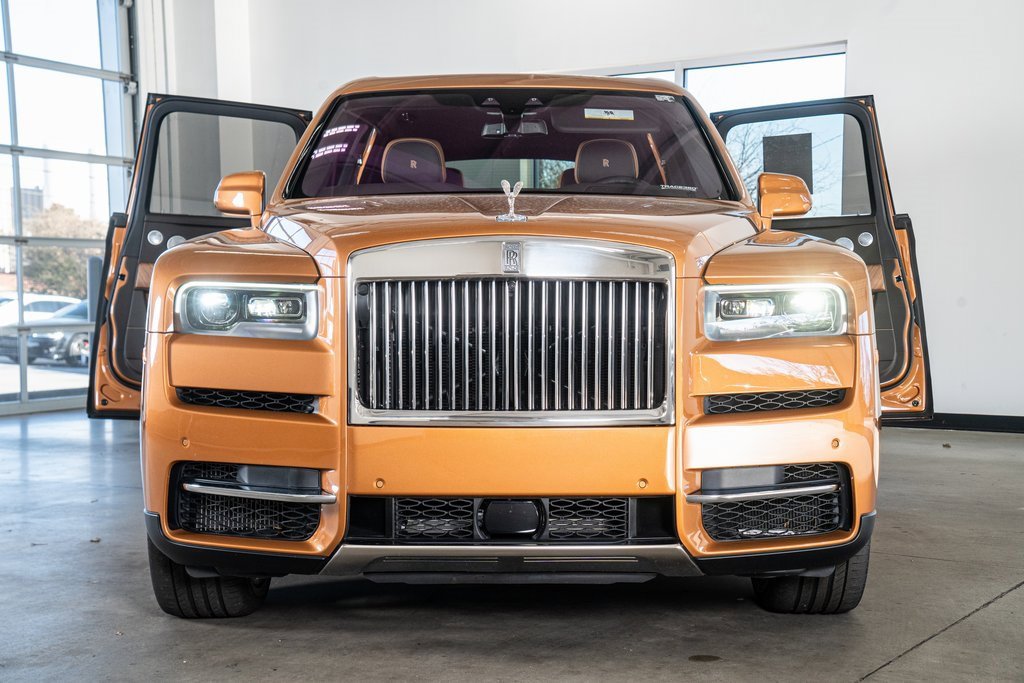 Used 2023 Rolls-Royce Cullinan w/ Cullinan Package image 3