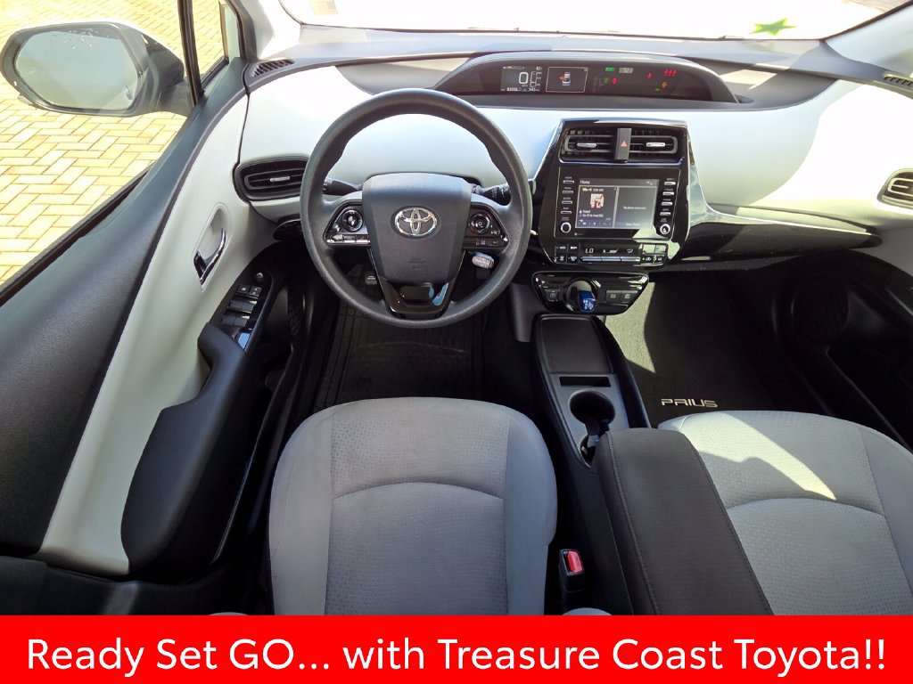 Used 2021 Toyota Prius LE FWD image 7