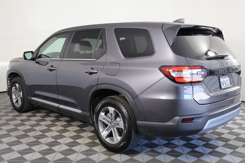 Used 2025 Honda Pilot EX-L image 4
