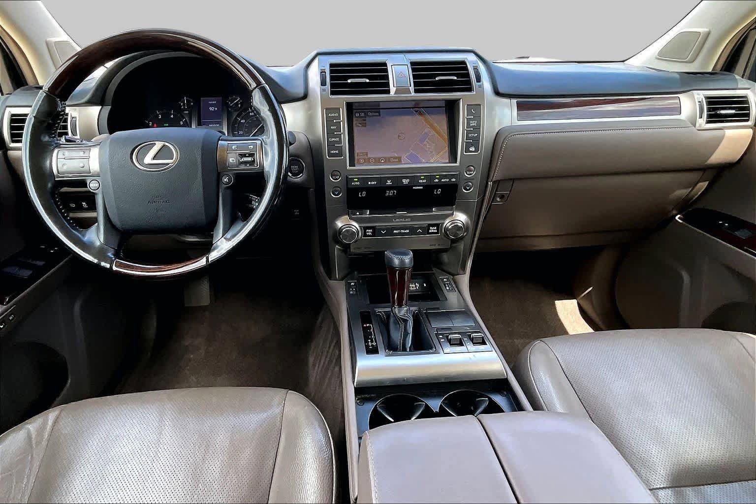 Used 2017 Lexus GX 460 Premium w/ Premium Package AWD/4WD image 16