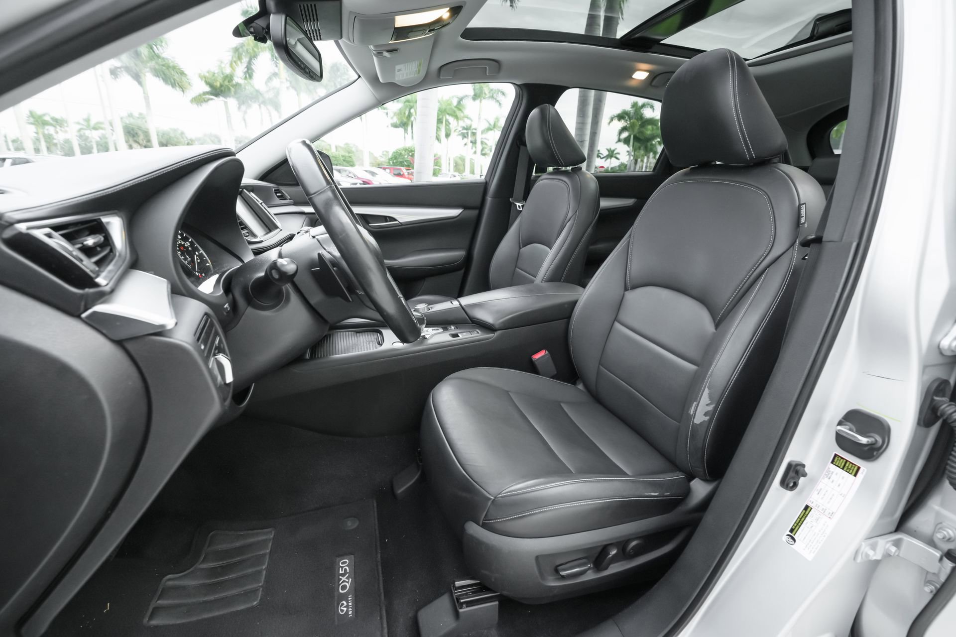 Used 2019 INFINITI QX50 Luxe w/ Navigation Package image 15