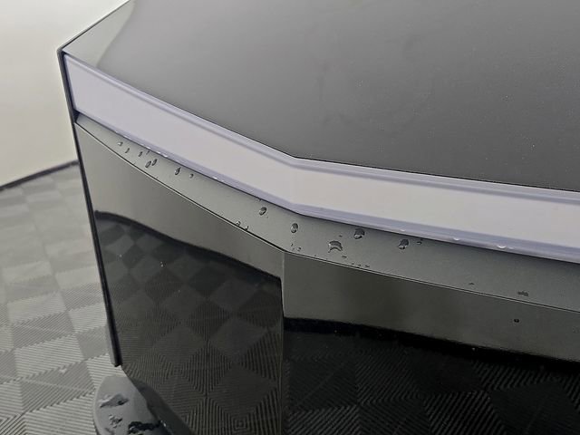 Used 2025 Tesla Cybertruck AWD Crew Cab image 10