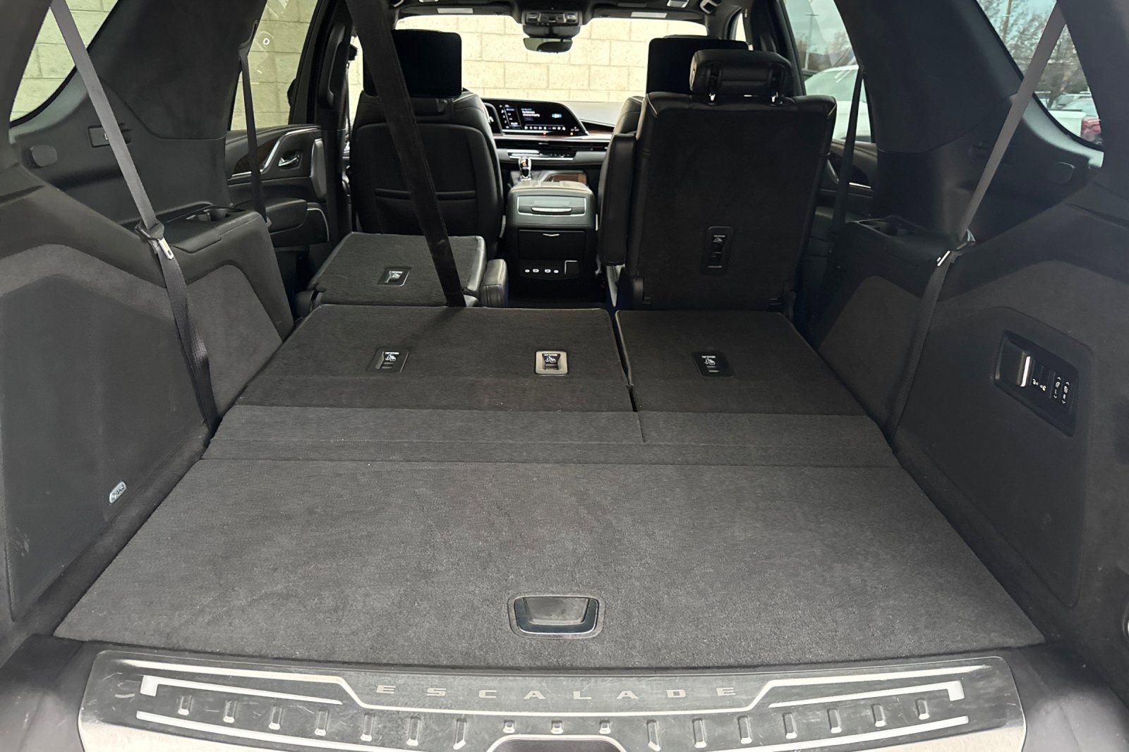 Certified 2021 Cadillac Escalade Sport Platinum w/ Heavy-Duty Trailer Package image 20