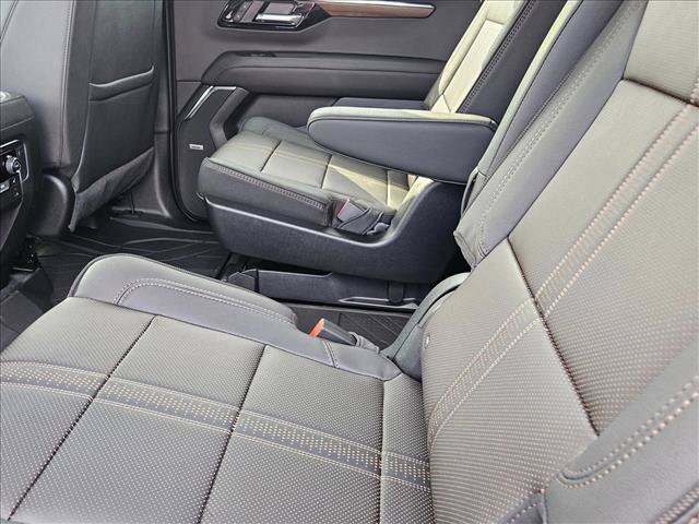 New 2026 Chevrolet Suburban High Country w/ LPO, Illumination Package RWD image 13