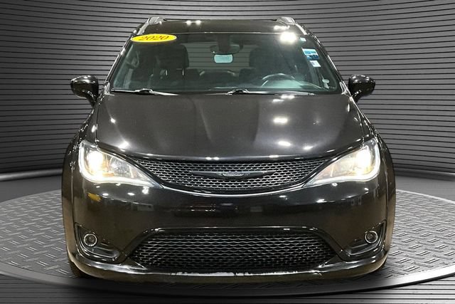 Used 2020 Chrysler Pacifica Touring-L Plus w/ S Appearance Package FWD image 2