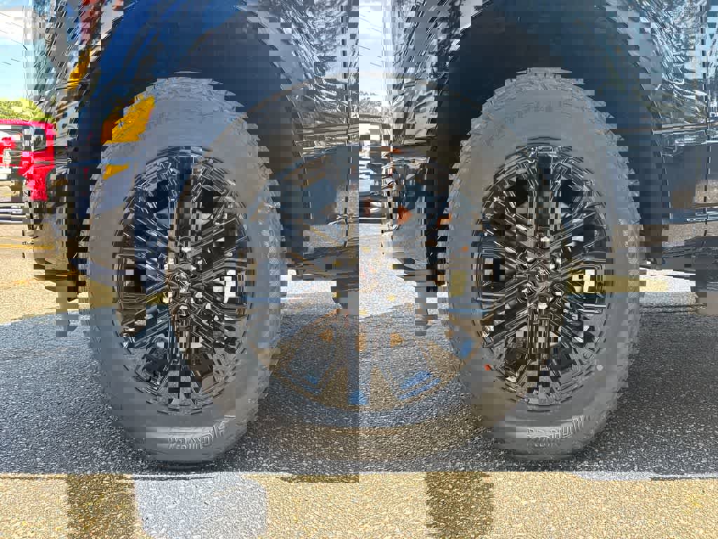 New 2025 Ford F150 Lariat w/ Equipment Group 502A High image 9