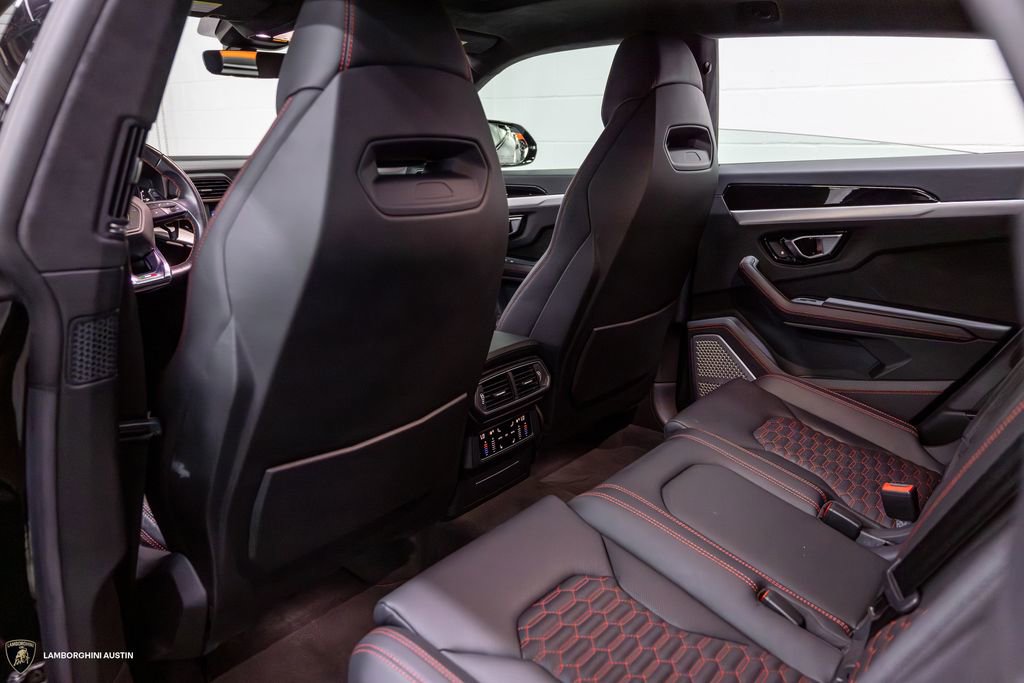 Used 2019 Lamborghini Urus image 36
