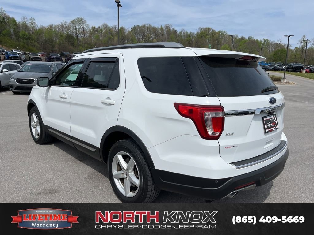 Used 2018 Ford Explorer XLT w/ Equipment Group 202A image 4