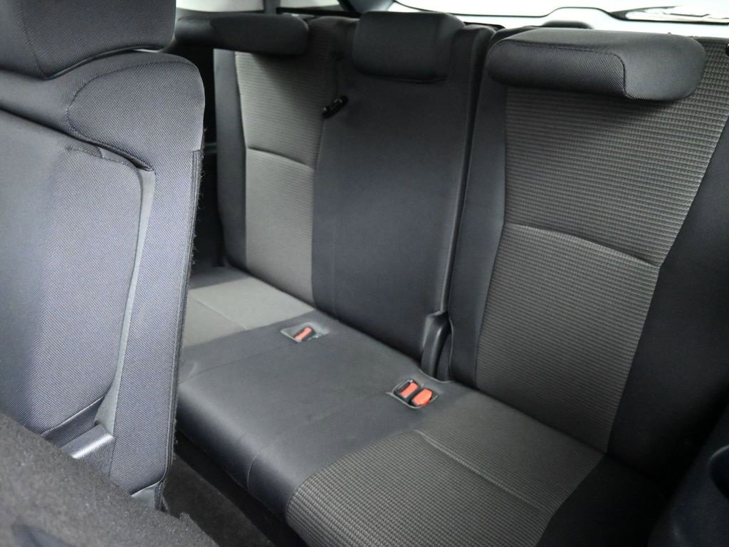 Certified 2023 Toyota Highlander L image 20